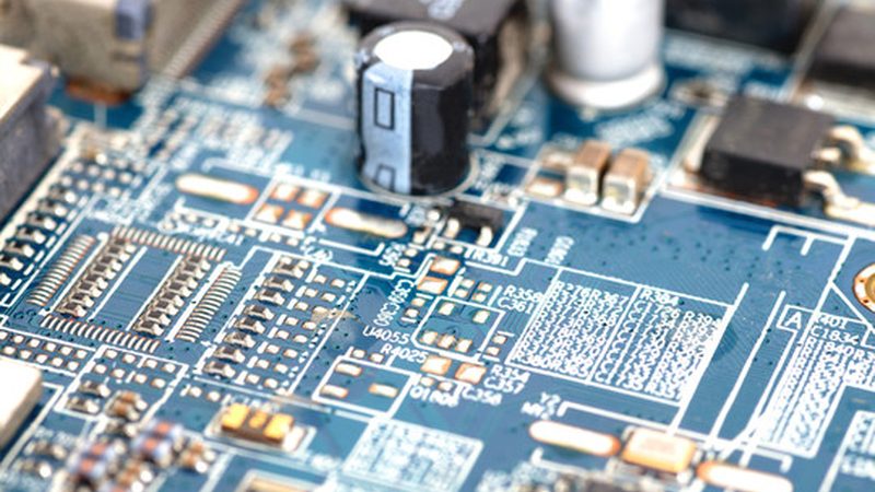 小批量PCB板定制：材质选择背后的技术考量